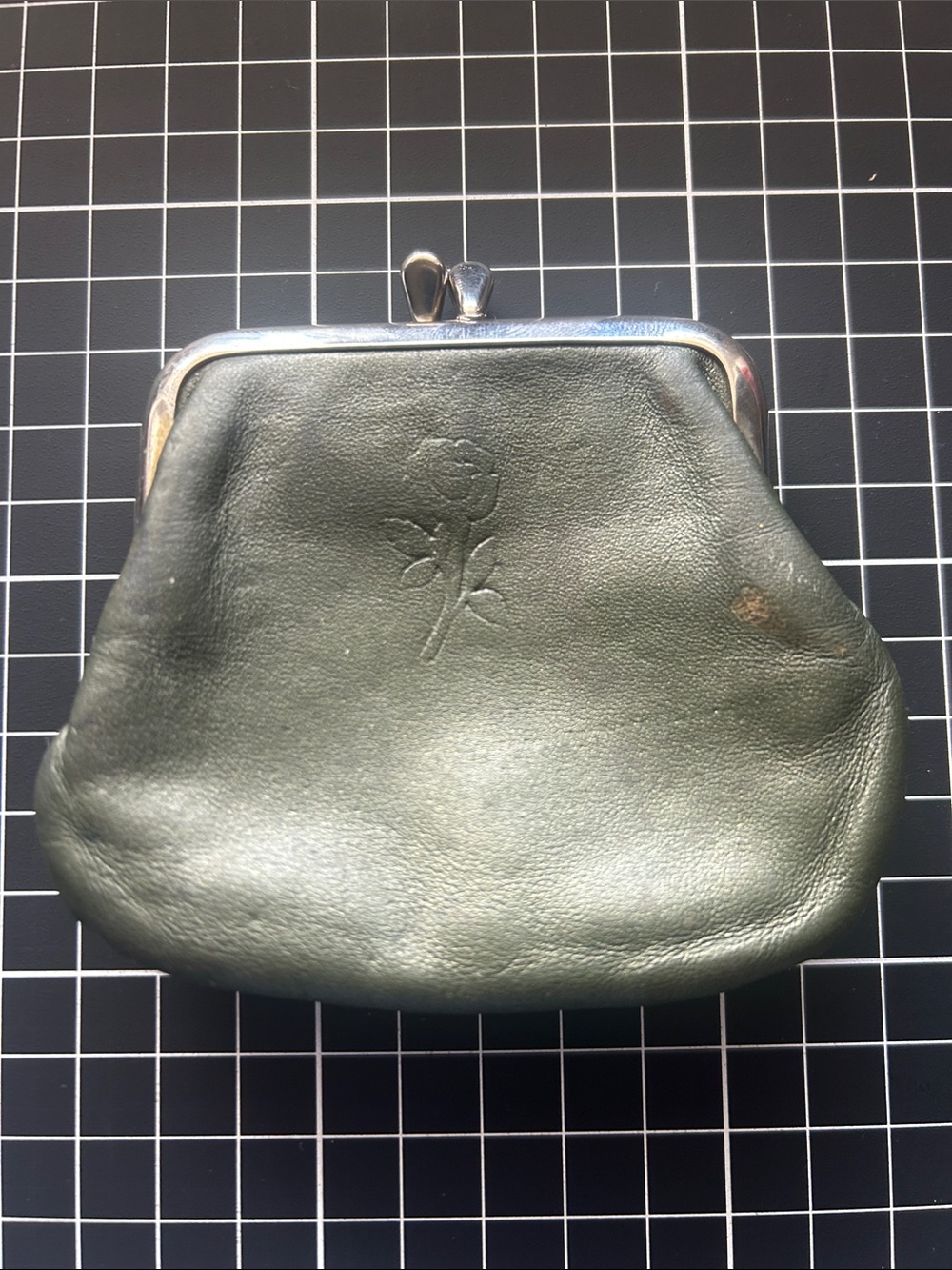 Rolfs Vintage 70s Classic Green Leather Kiss-Lock Coin Purse 3”x4” small